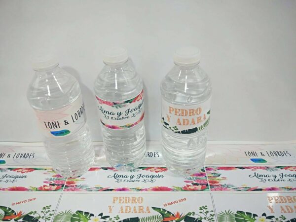 Etiquetas adhesivas personalizadaspara botellas de agua pequeñas